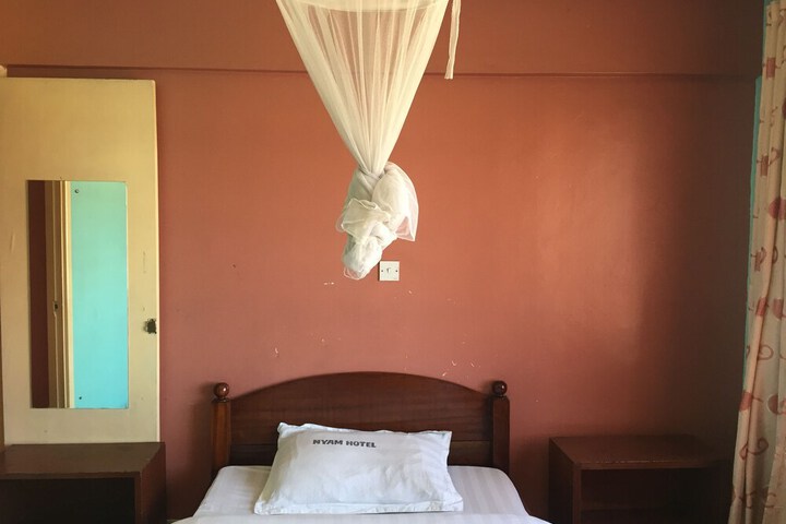 Room 7 of 35