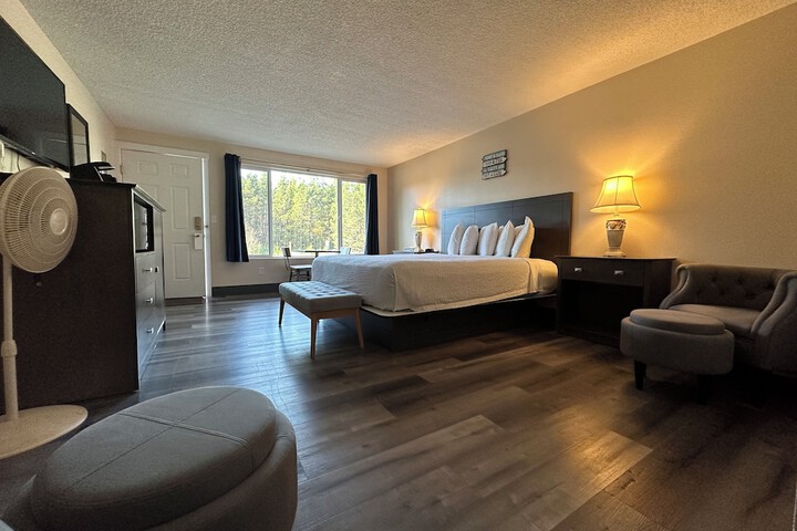 Room 33 of 159