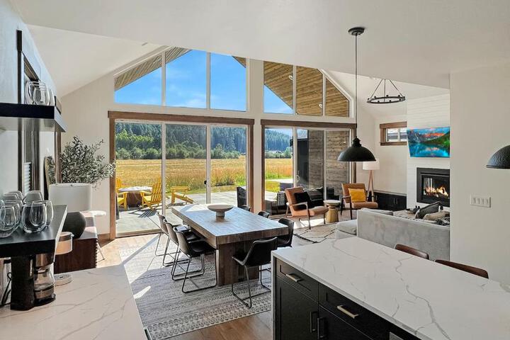 Photo of Suncadia Resort Luxury Home Next to Nelson Farm