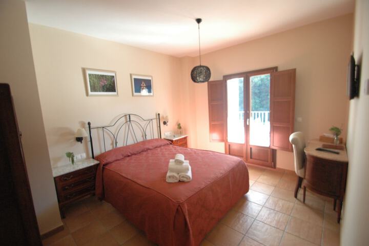 Room 4 of 35