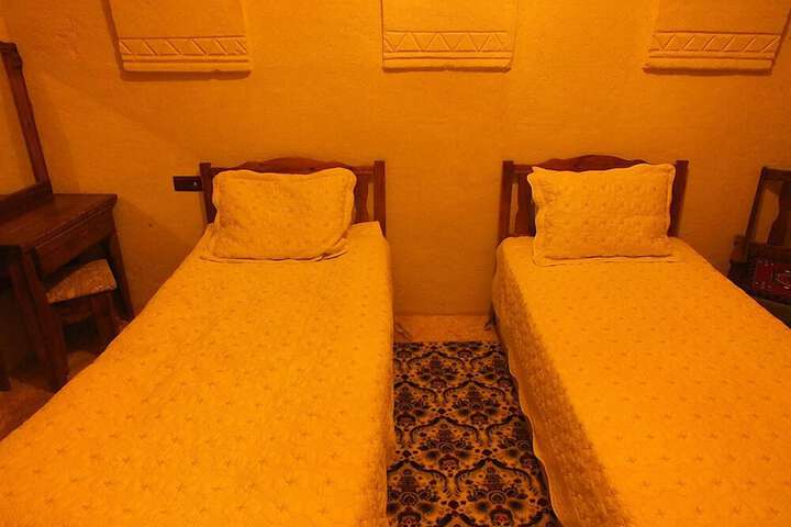 Room 13 of 40