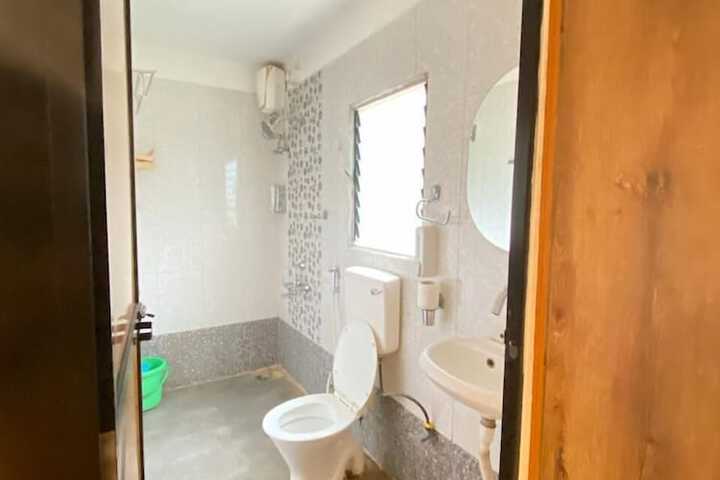 Room 8 of 15