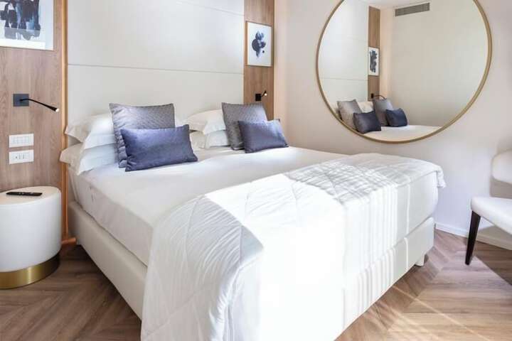 Room 20 of 172