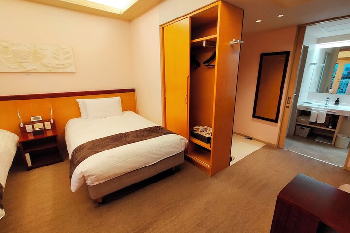 Room 30 of 154