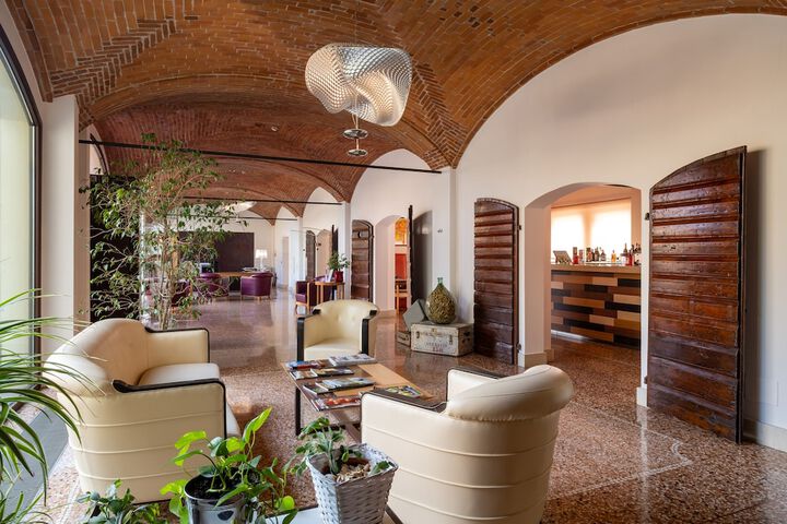 Guest Lobby
