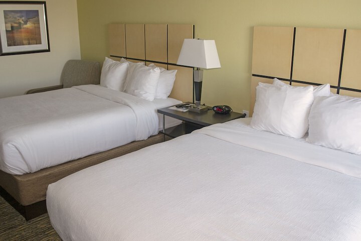 Room 4 of 34