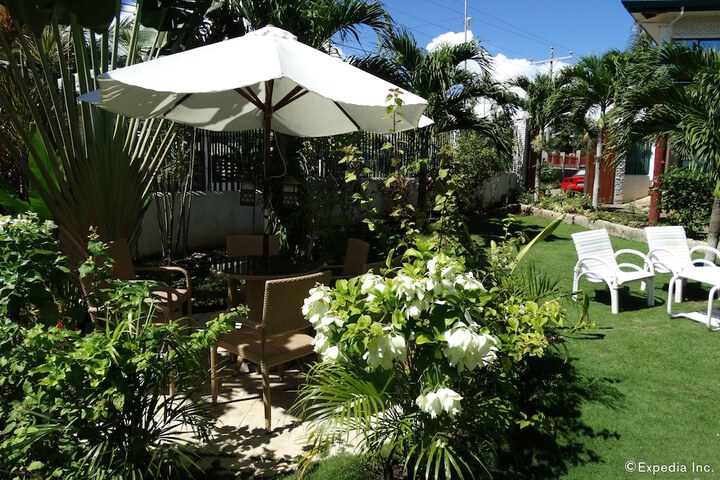 Hotel Exterior 42 of 43
