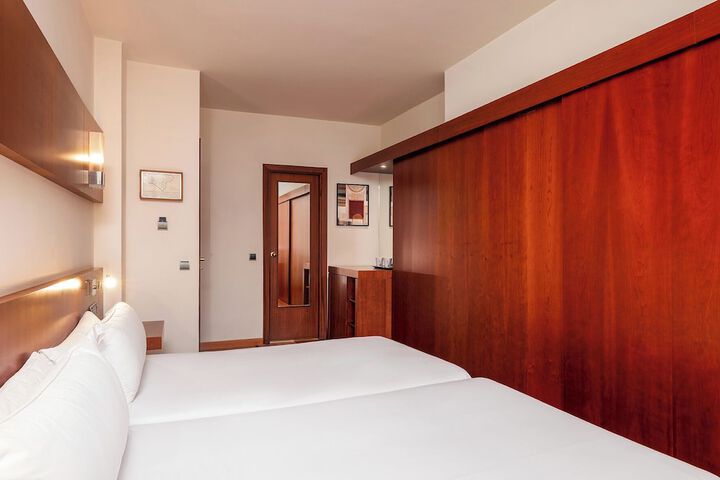 Room 17 of 59