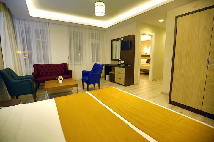 Room 7 of 48