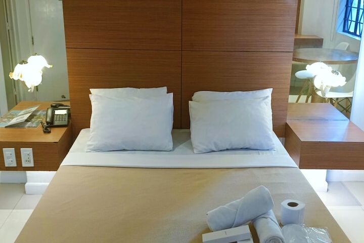 Room 2 of 14