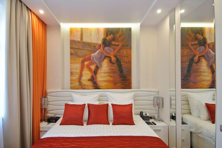 Room 16 of 63