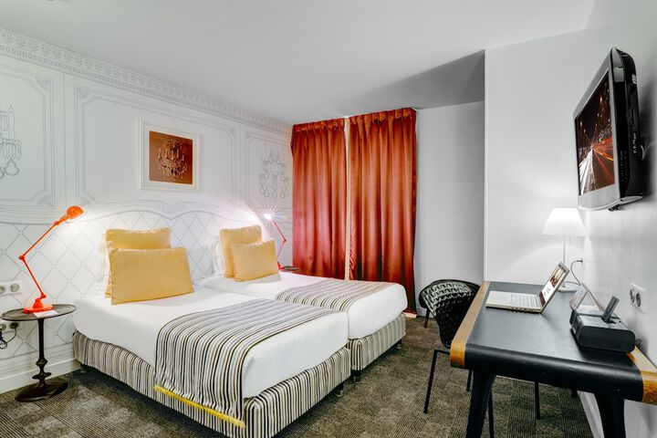 Room 7 of 42
