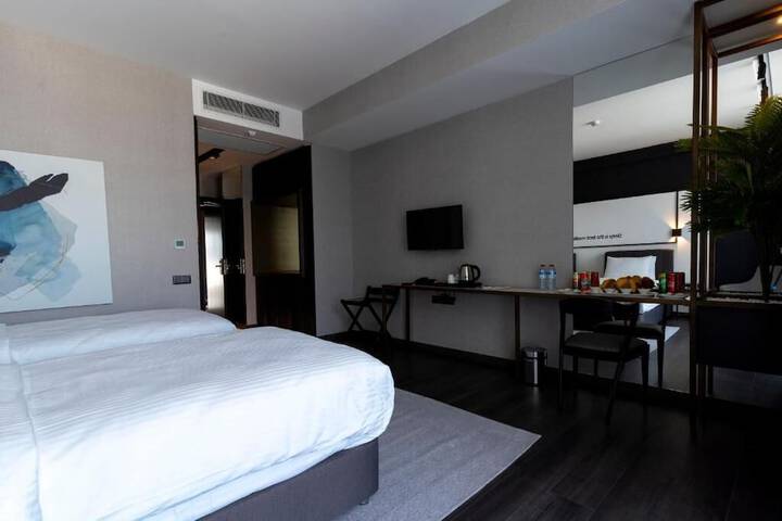 Room 5 of 46