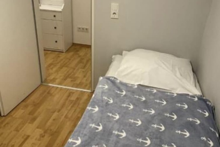 Room 12 of 43