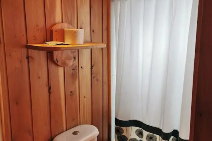 Room 7 of 10