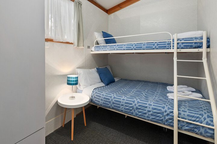 Room 4 of 85