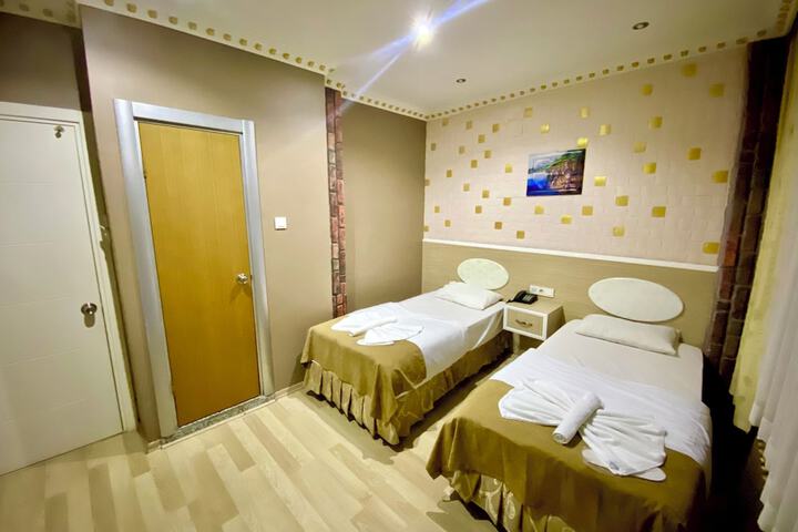 Room 38 of 61