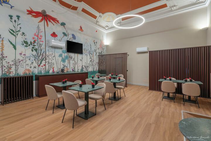 Room 53 of 67
