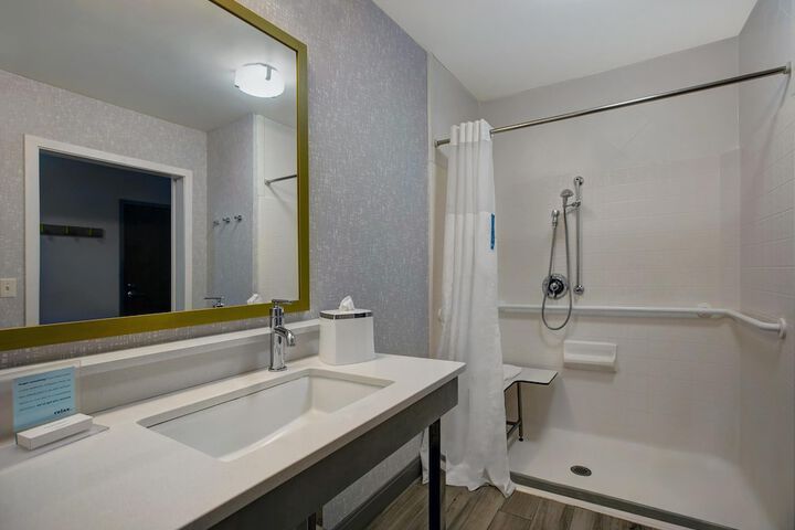 Bathroom shower