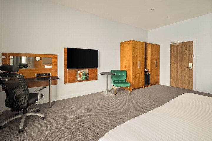 Room 44 of 147