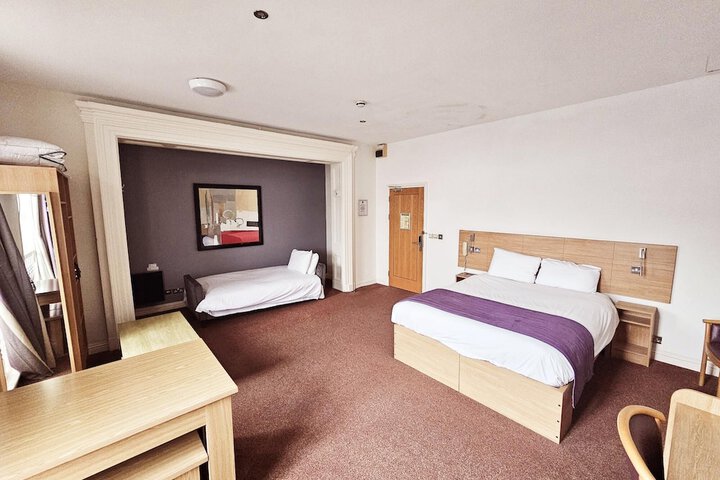 Room 17 of 30