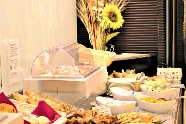 Dining 38 of 73