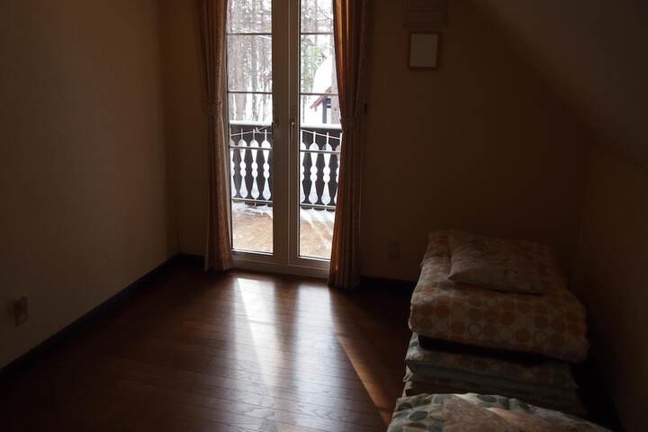 Room 12 of 46