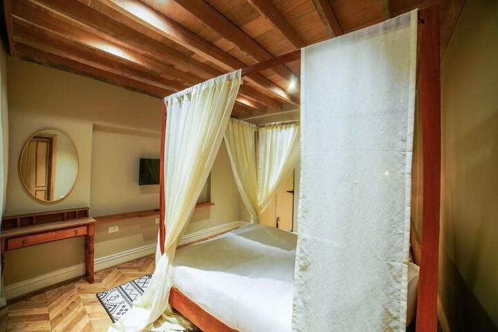 Room 3 of 38