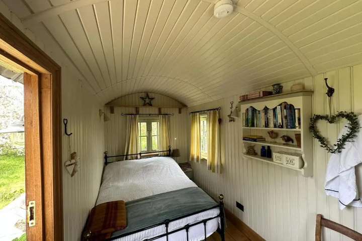 Shepherds Hut in a Herefordshire Cider Orchard