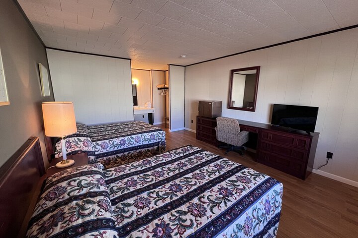 Standard Double Room 2 Double Beds Park View (4 of 21)