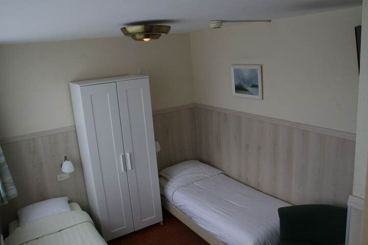 Room 12 of 35