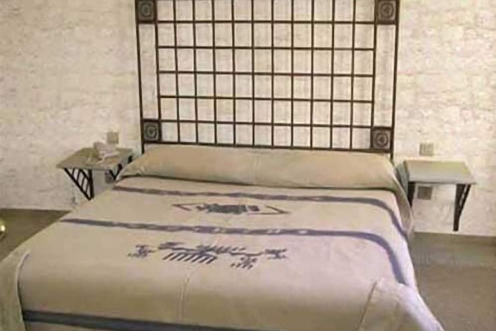 Room 3 of 40