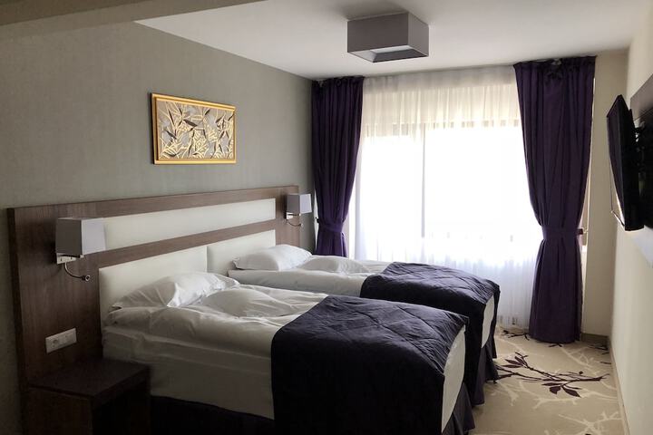 Room 16 of 49