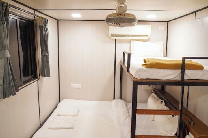 Room 19 of 61