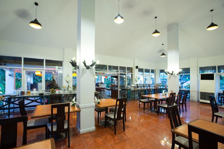 Dining Photos