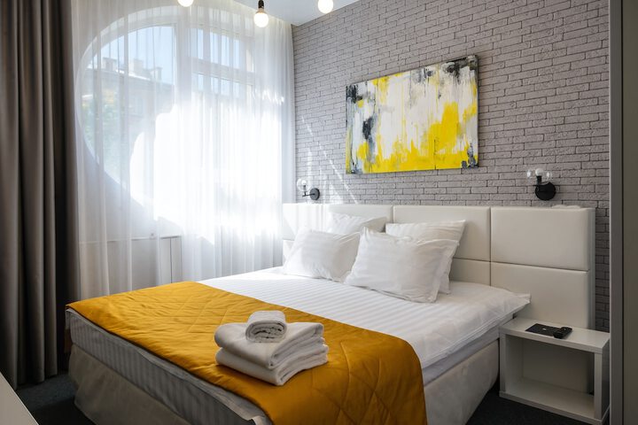 Room 27 of 63