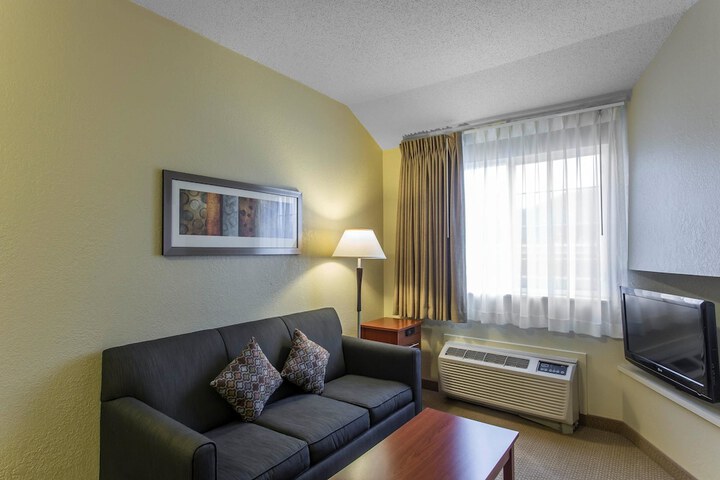 1 Queen Bed Suite (13 of 28)