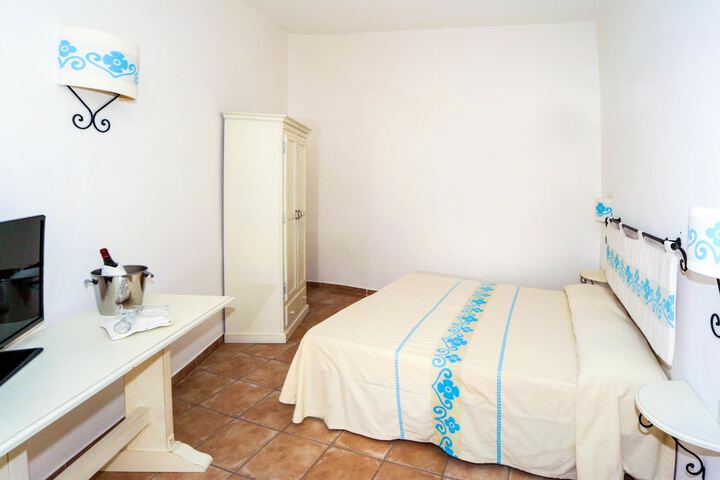 Room 4 of 64