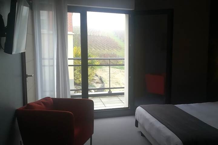 Room 7 of 28