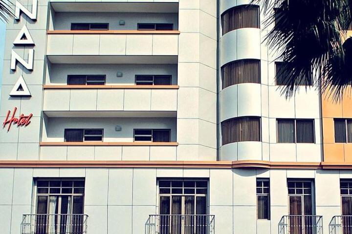 Exterior of Hotel Puerto Banana