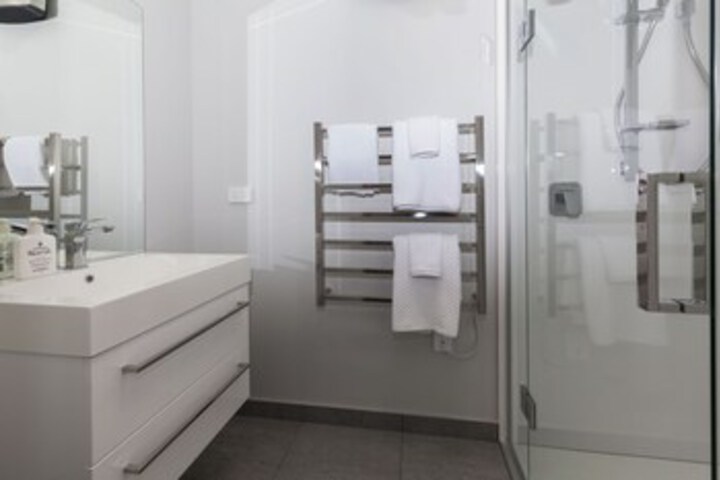 Room 2 of 17