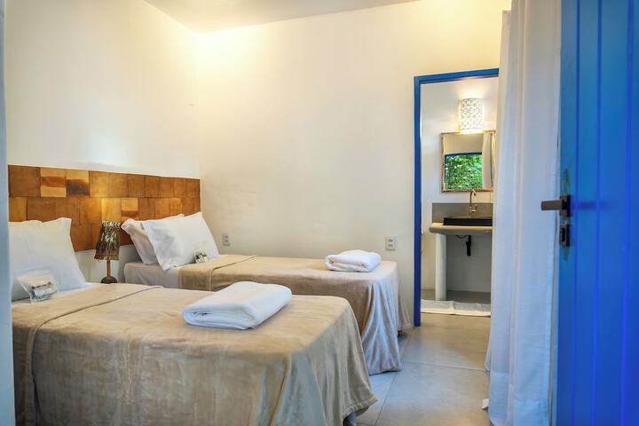 Room 5 of 27