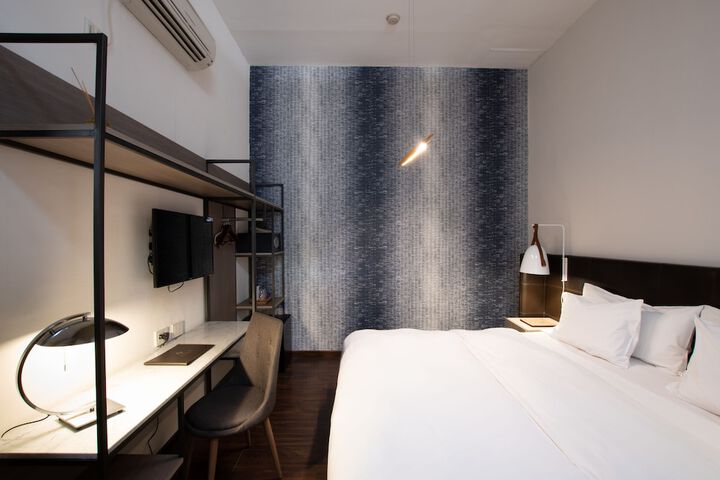 Room 10 of 51