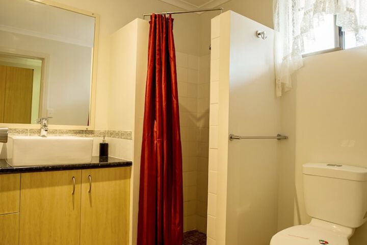 Room 32 of 53