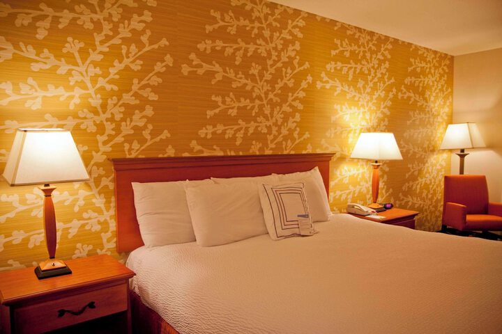1 King Bed (1 of 12)