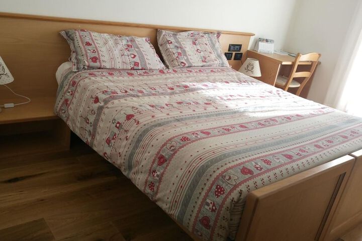 Room 8 of 65