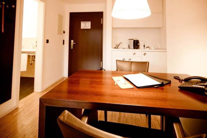 Room 27 of 42