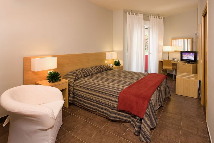 Room 8 of 35