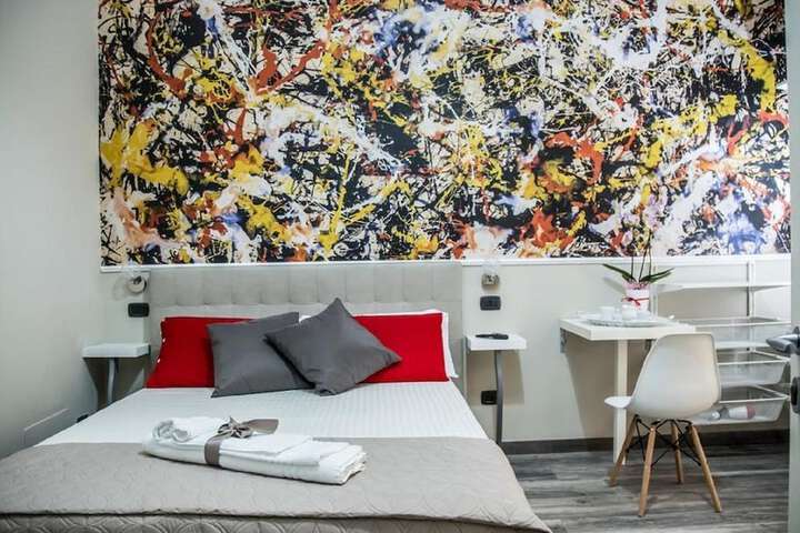 Room 3 of 32