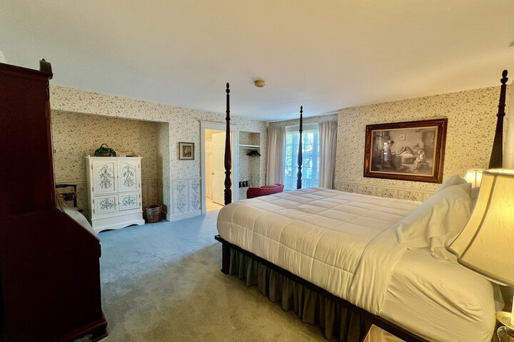 Room 16 of 84
